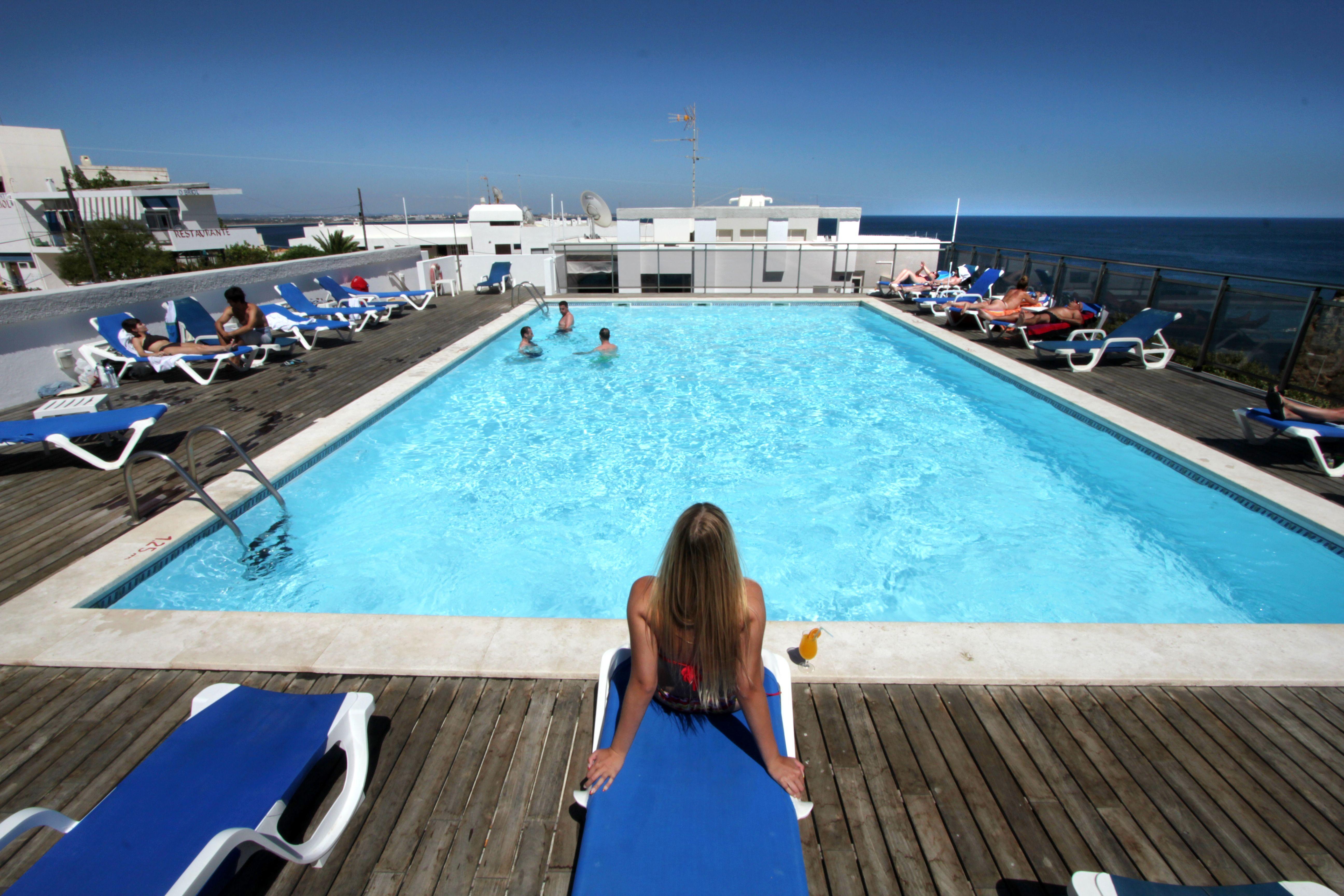 Carvi Beach Hotel Lagos Bagian luar foto