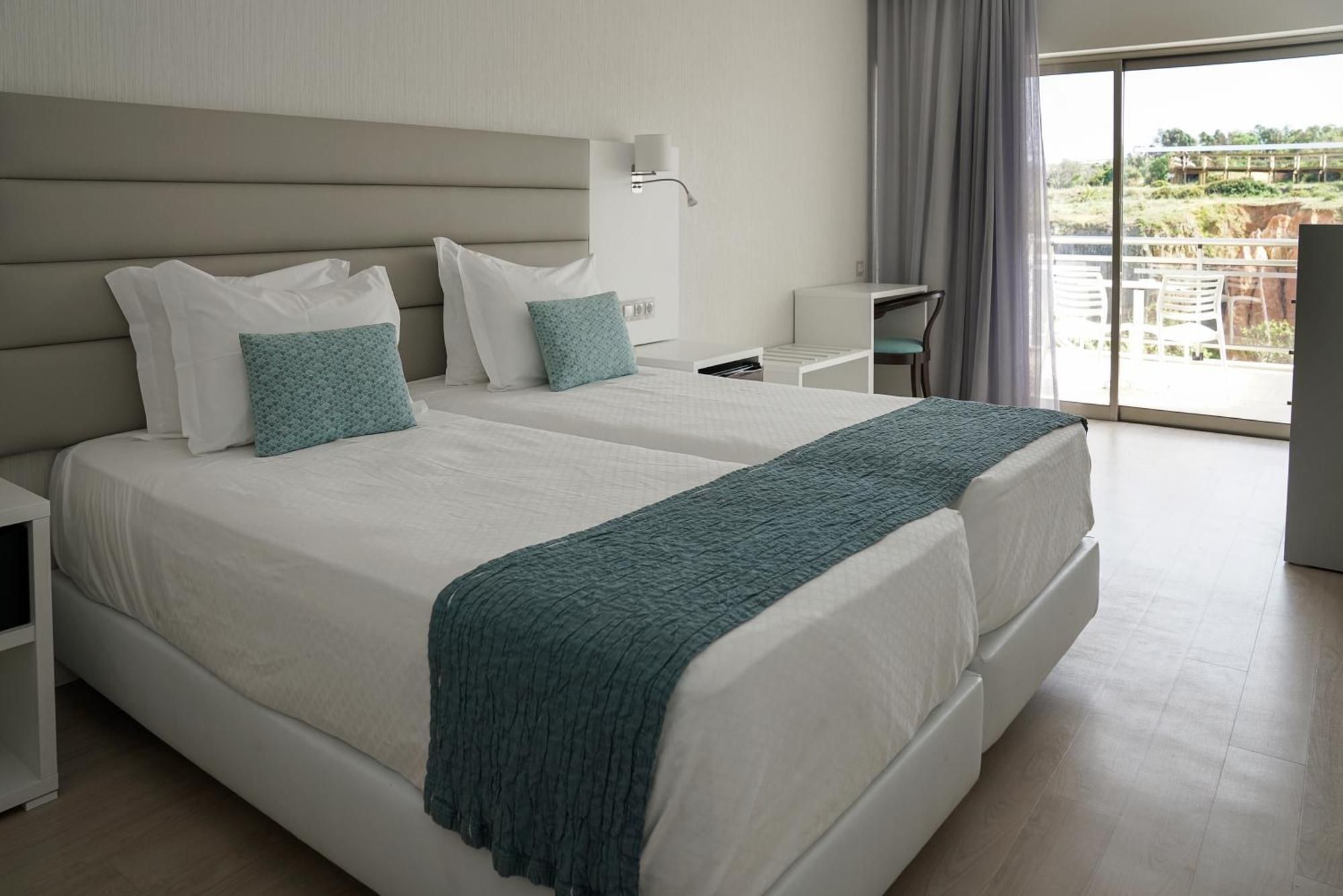 Carvi Beach Hotel Lagos Bagian luar foto