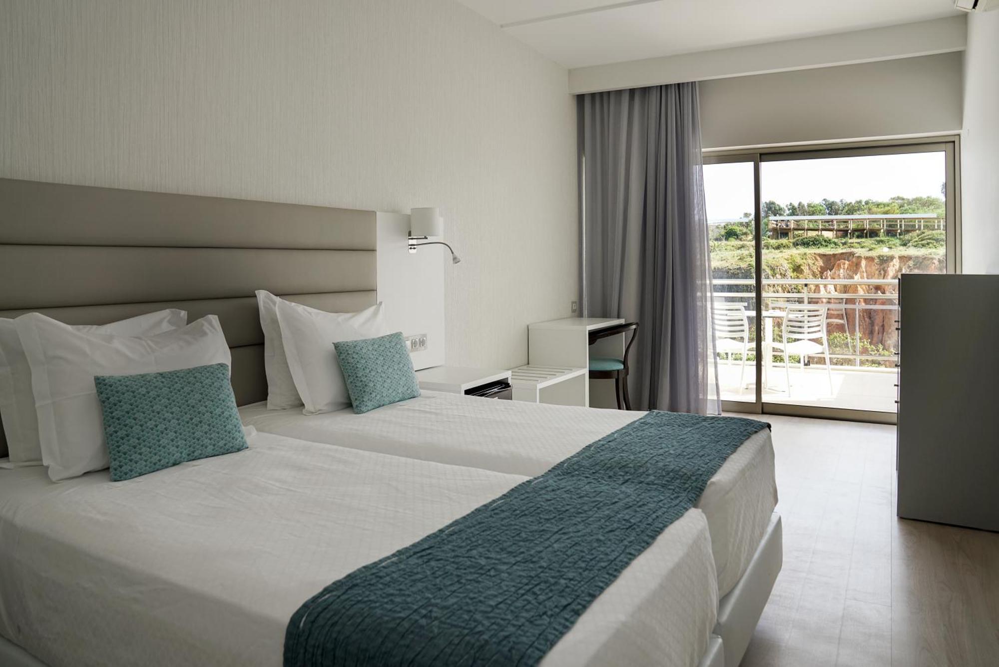 Carvi Beach Hotel Lagos Bagian luar foto