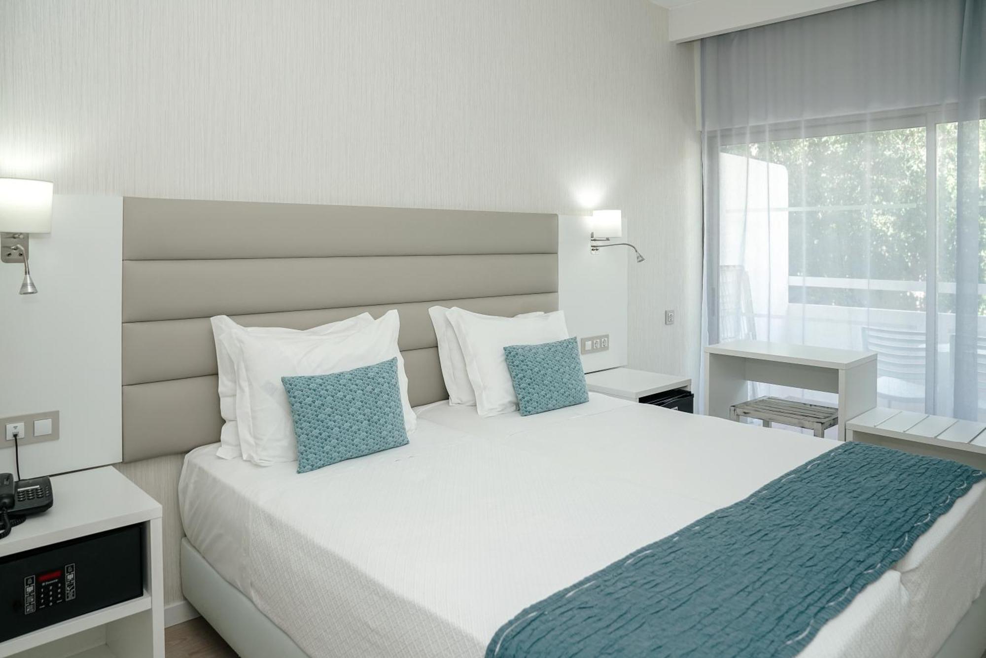Carvi Beach Hotel Lagos Bagian luar foto